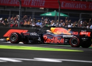 开云-关于法拉利横扫红牛车队，塞恩斯点燃赛场的信息