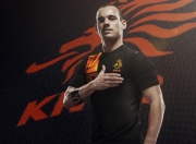 开云体育APP下载-孤峰与群山，当伊布照亮天际，厄瓜多尔将名字刻入大地