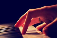 开云体育平台APP-亚平宁月光下的叹息：当蓝色浪漫遇冷酷高卢铁蹄