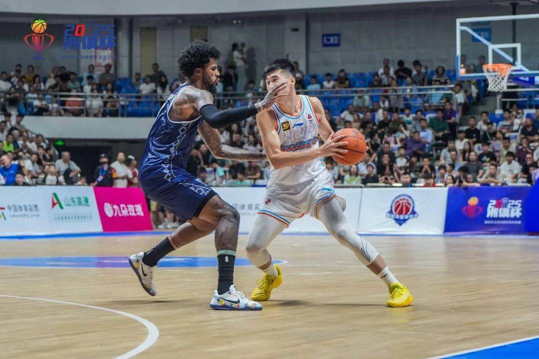 精彩对抗!篮球赛事现场热情四射的简单介绍 精彩对抗!篮球赛事现场热情四射的简单介绍