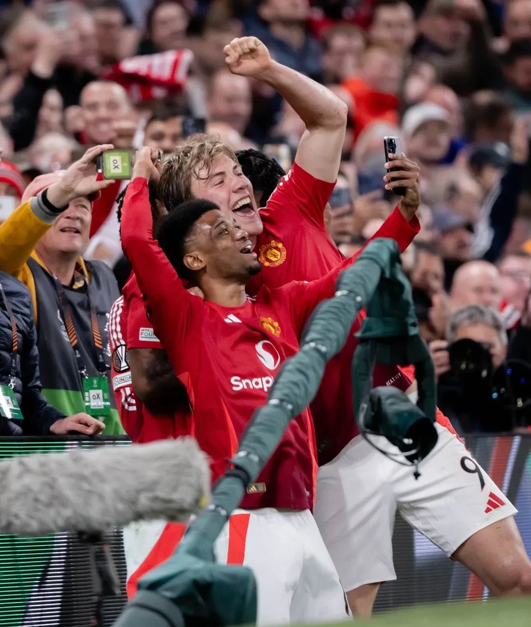 关于欧预赛双方对决火花四溅,赛场再燃的信息 关于欧预赛双方对决火花四溅,赛场再燃的信息