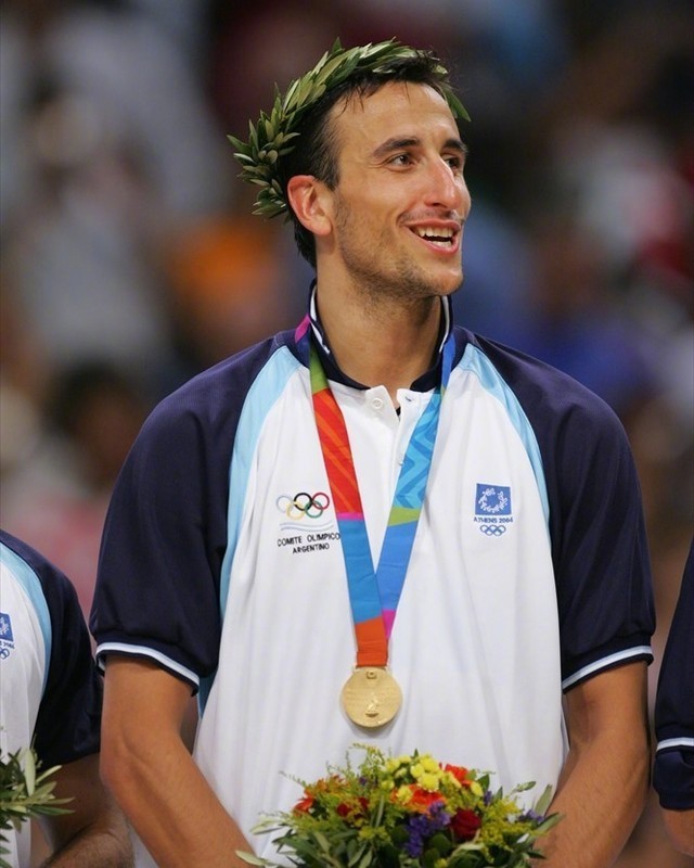 阿根廷球员在全球篮球赛中夺得冠军,燃爆球场 阿根廷球员在全球篮球赛中夺得冠军,燃爆球场