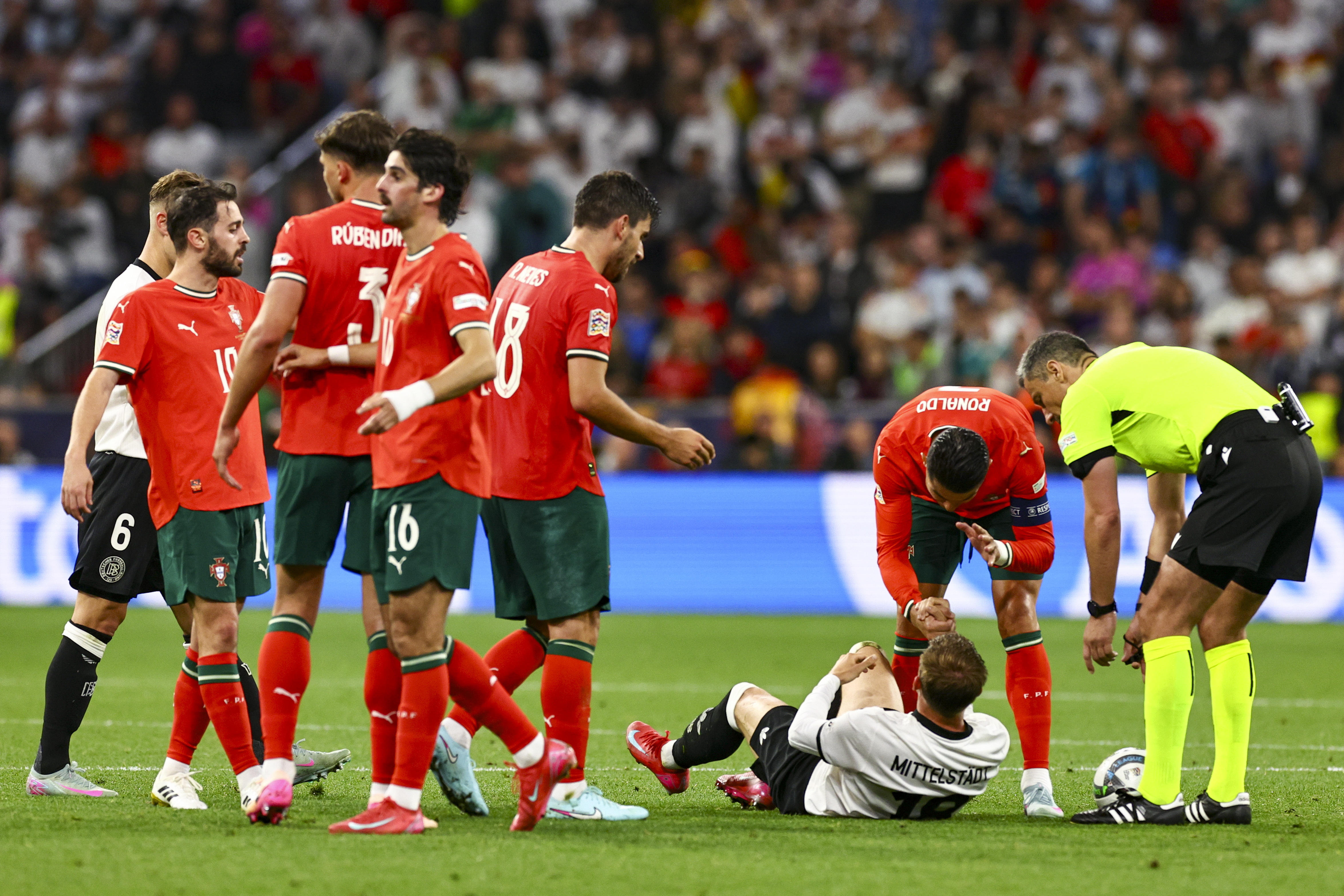 葡萄牙战胜法国,成功晋级欧国联十六强 葡萄牙战胜法国,成功晋级欧国联十六强