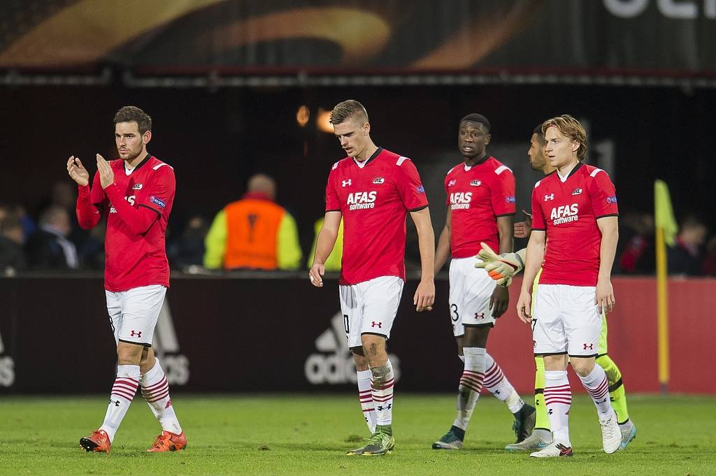 阿贾克斯遭遇惨败,荷甲球队失利出局 阿贾克斯遭遇惨败,荷甲球队失利出局