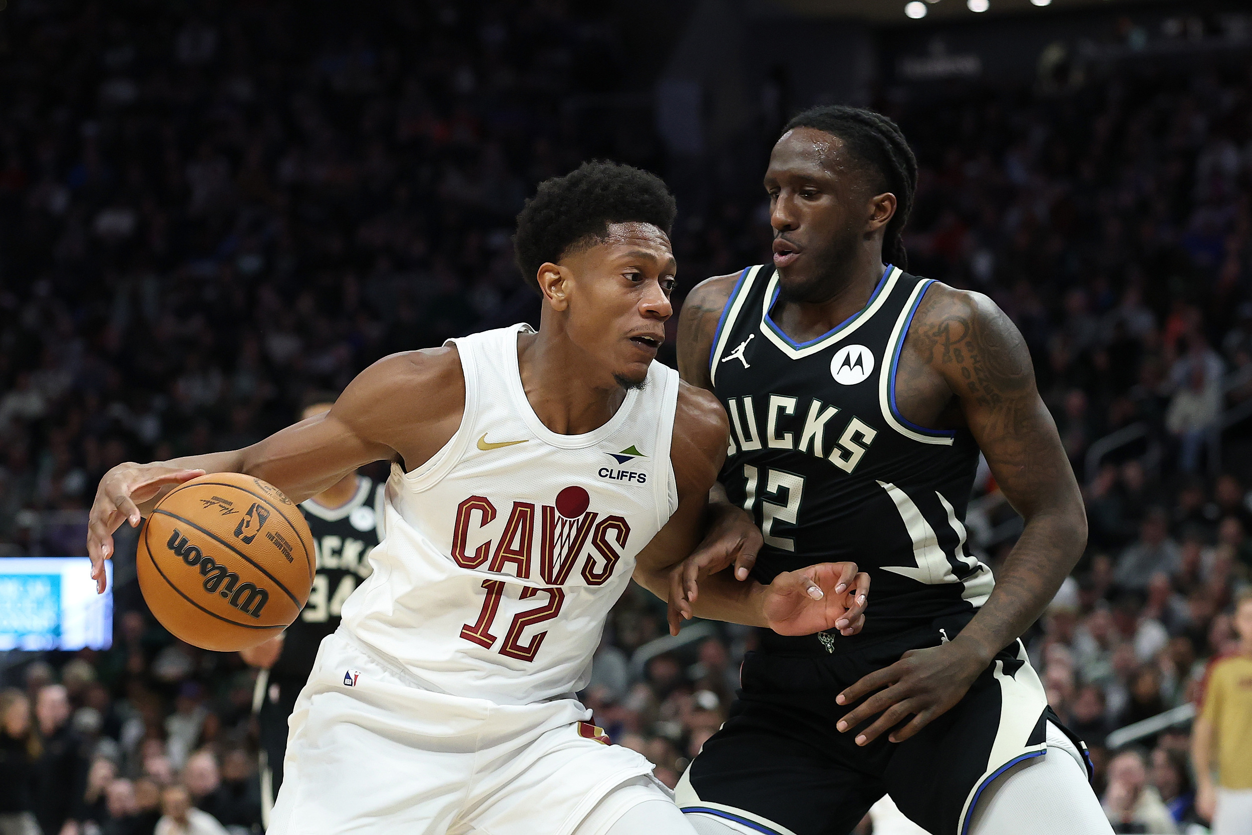 篮网完胜雄鹿,克莱带队取胜 篮网完胜雄鹿,克莱带队取胜