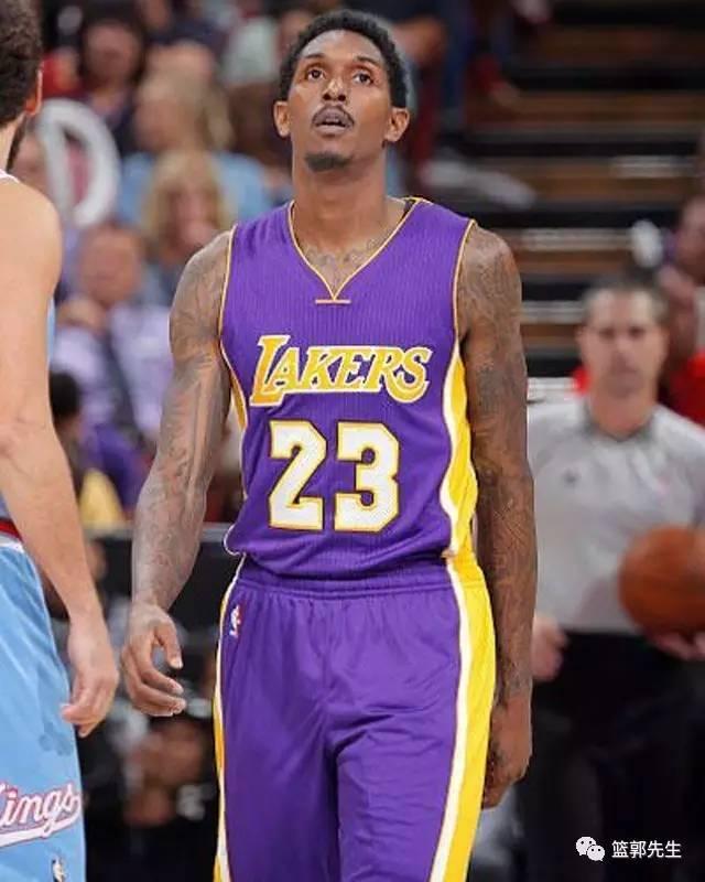 沃尔夫斯堡中场球员屡创进球，成为球队得分王