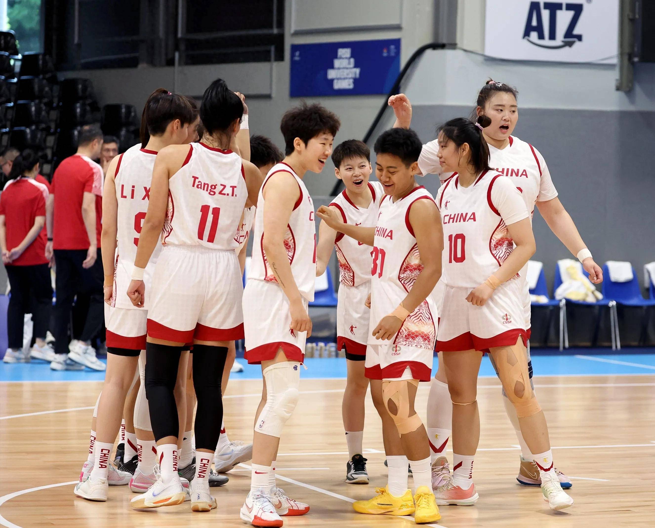 精彩比拼!选手以微弱优势获胜 精彩比拼!选手以微弱优势获胜