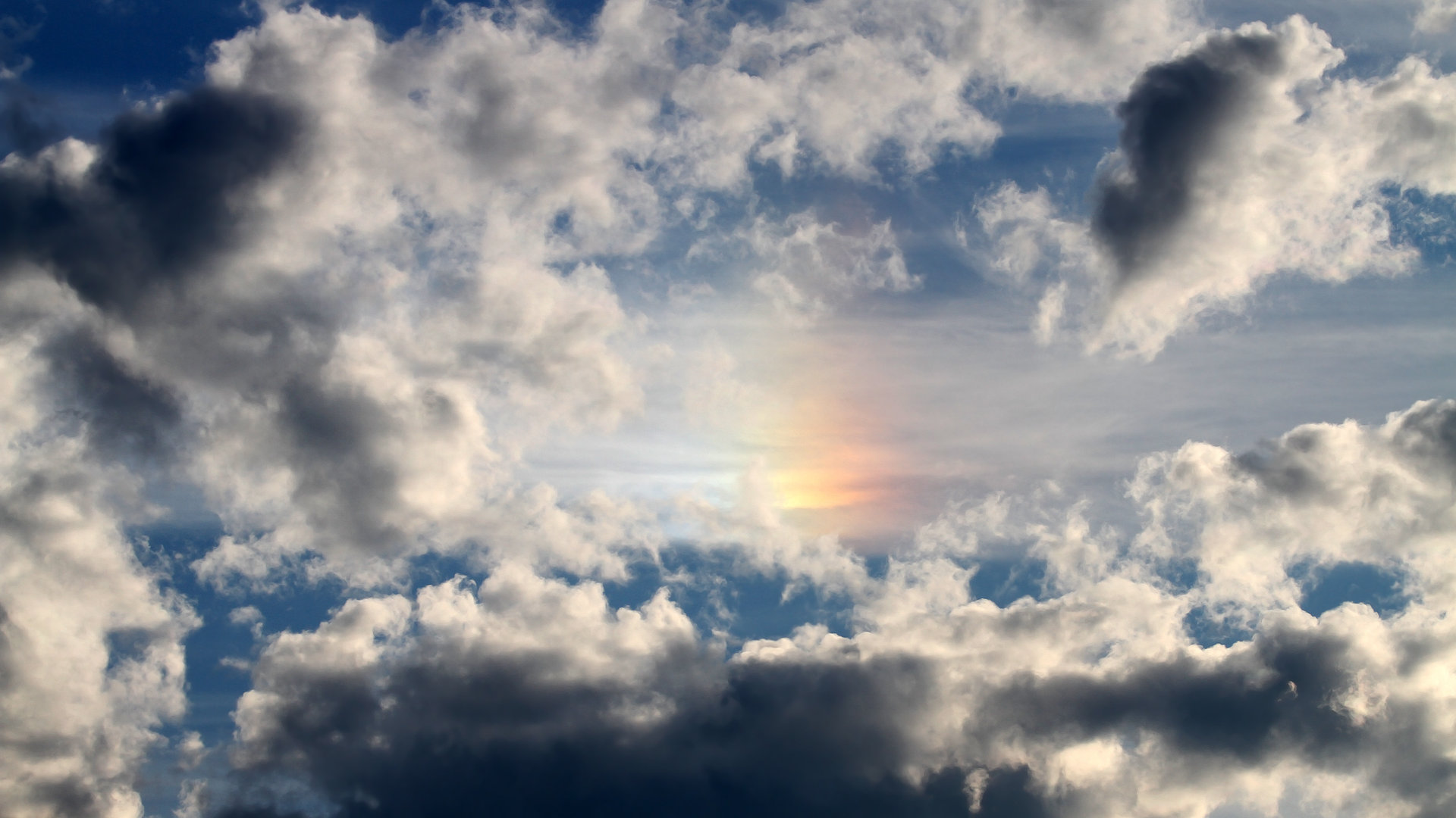 左脚画出彩虹，克瓦拉茨赫利亚的美加墨不眠之夜